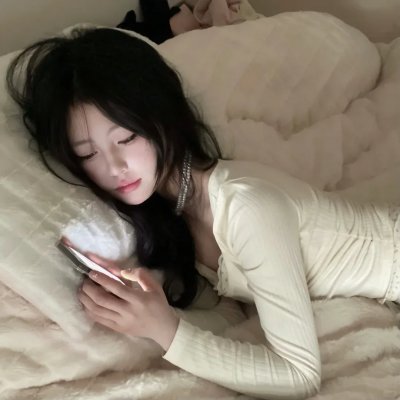 蒙娜丽莎与血月亮